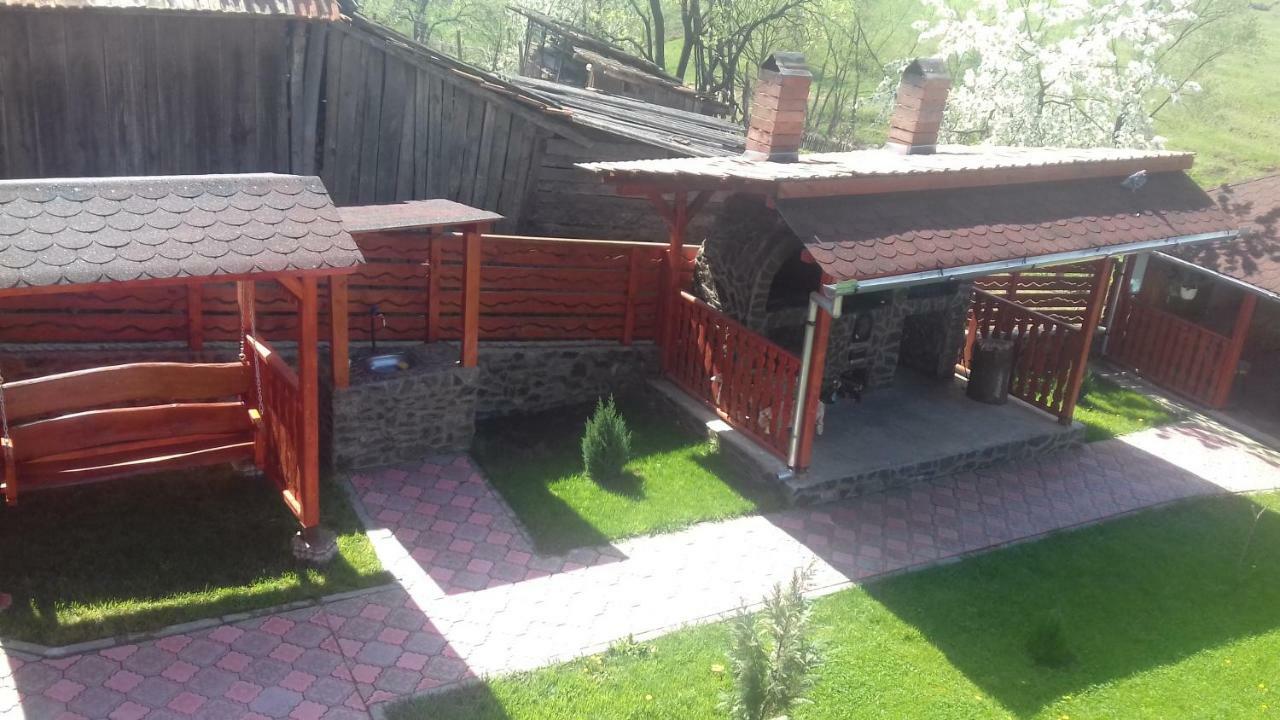 Hotel Casa Leonardo Haţeg Exterior foto